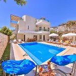 Mystic Private Pool-garden & Sea Views In Location