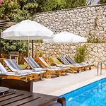 Mystic Private Pool-garden & Sea Views In Location Βίλα