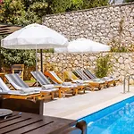 Mystic Private Pool-garden & Sea Views In Location Βίλα Καλκάν