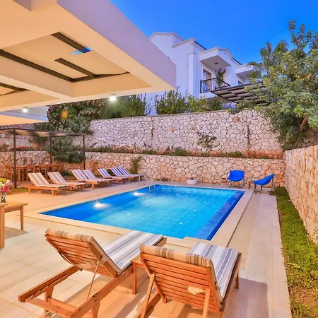 Mystic Private Pool-garden & Sea Views In Location Villa *