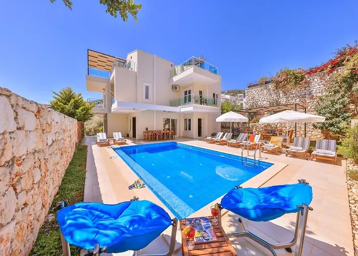 Mystic Private Pool-garden & Sea Views In Location
